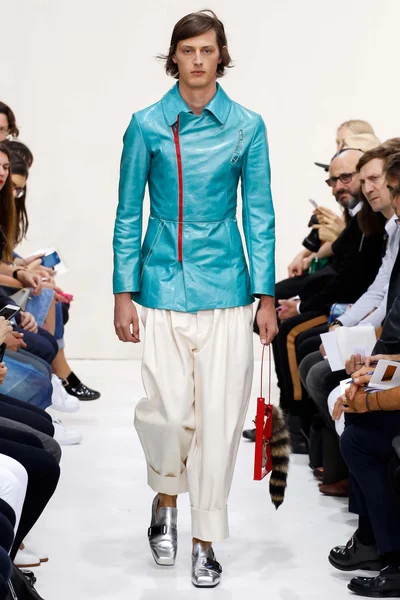 Look 30